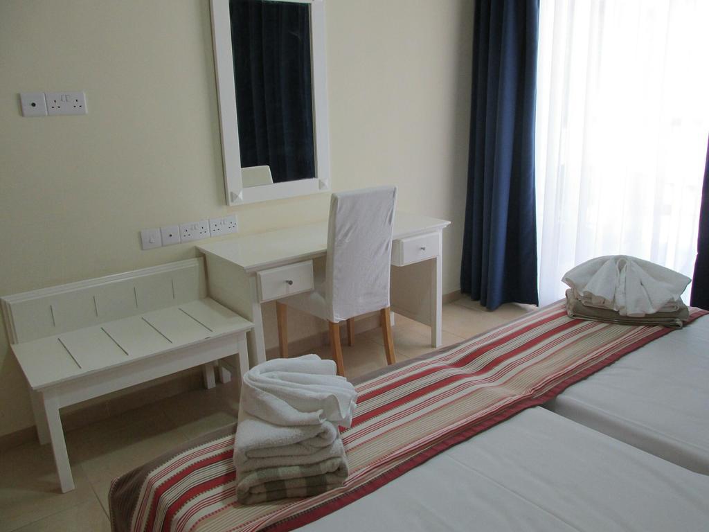 Royal Blue Hotel & Spa Geroskipou Екстериор снимка