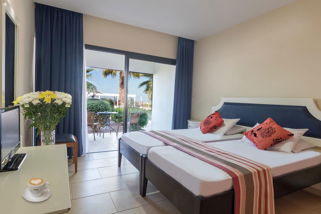 Royal Blue Hotel & Spa Geroskipou Екстериор снимка