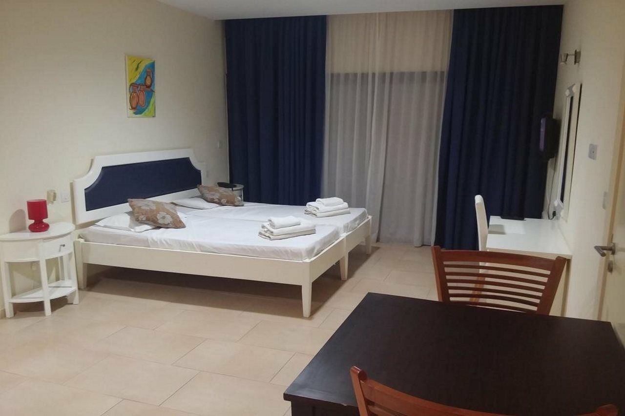 Royal Blue Hotel & Spa Geroskipou Екстериор снимка